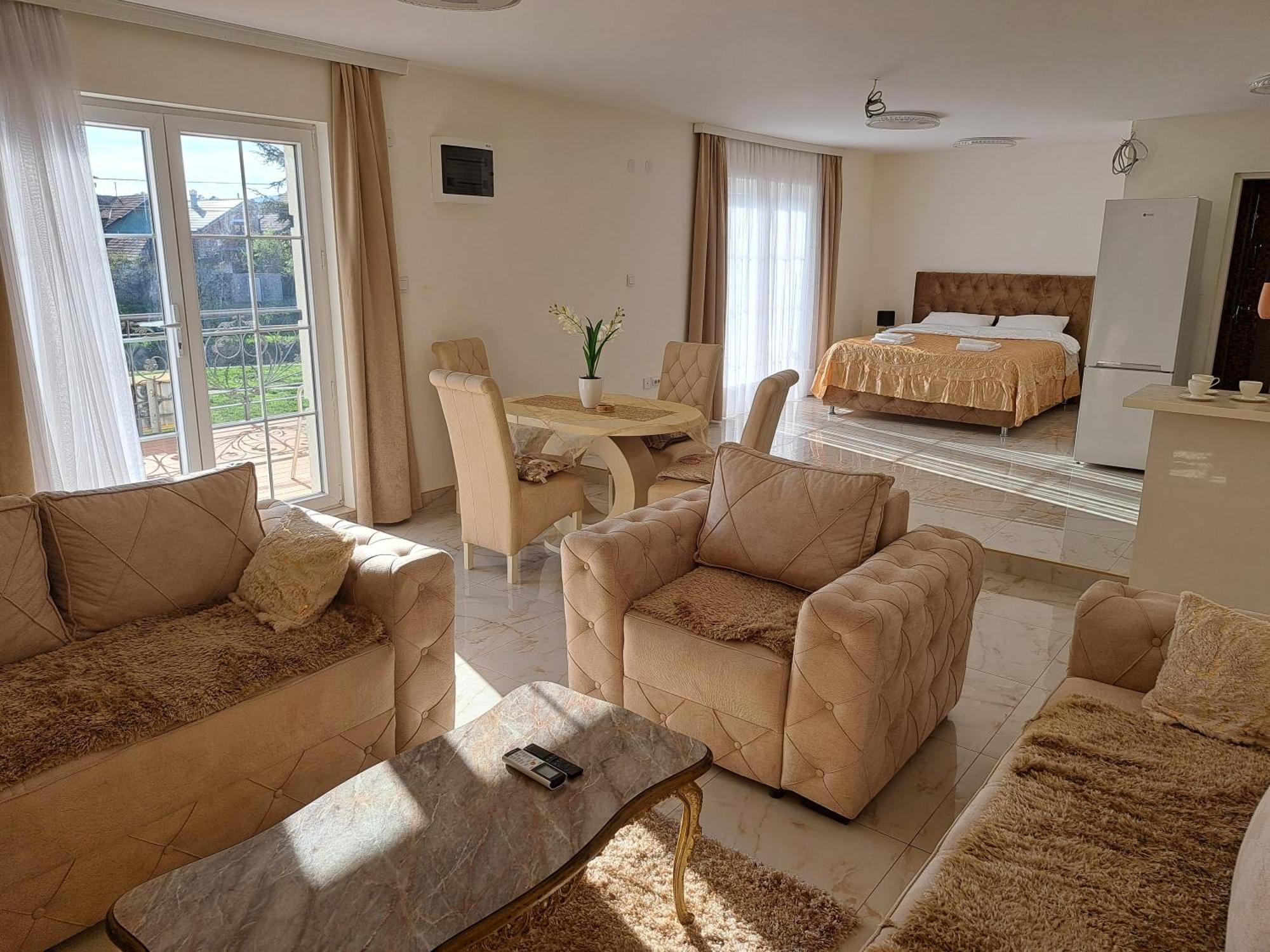Dina Lux Apartman Jagodina Bagian luar foto