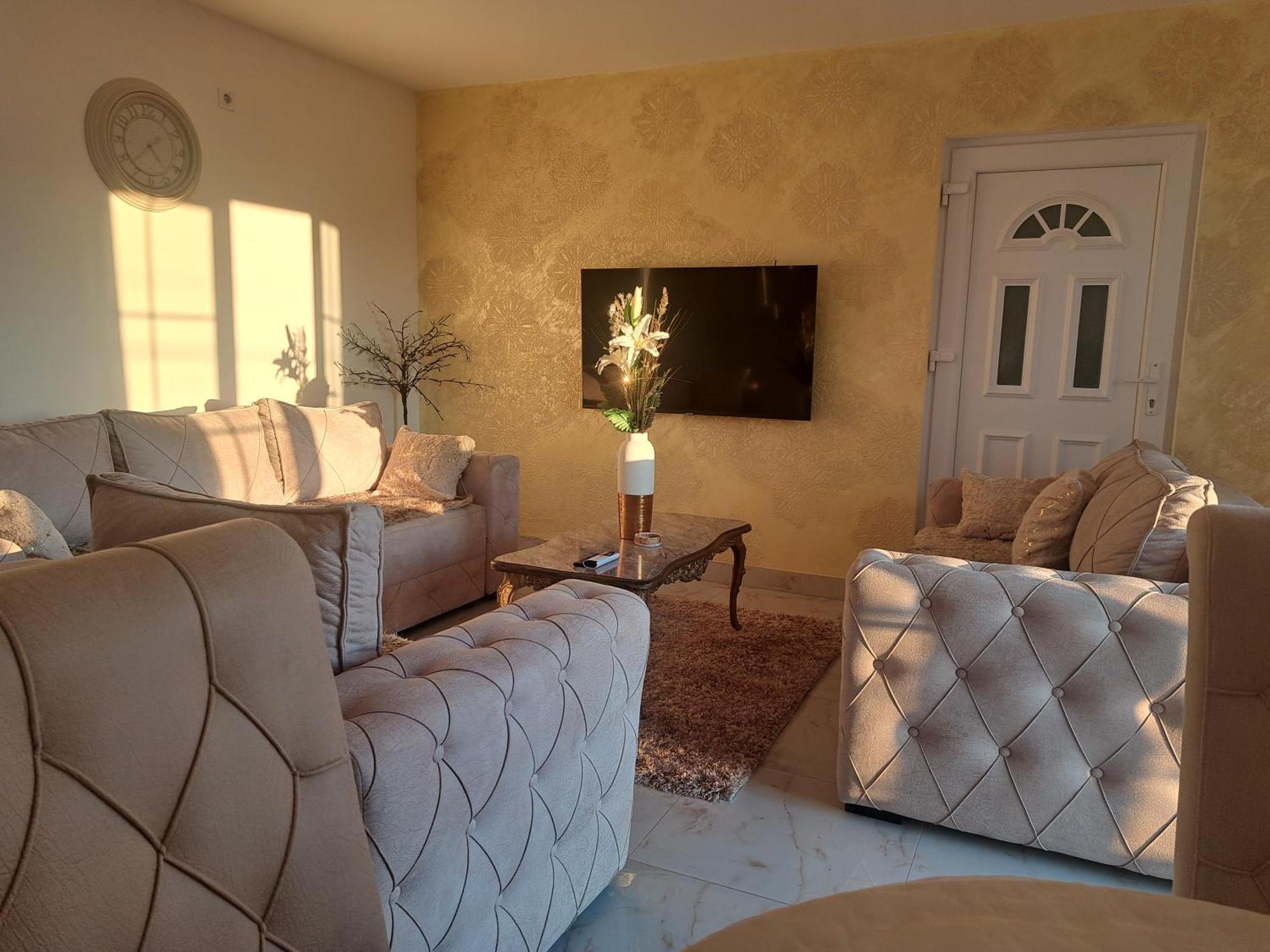 Dina Lux Apartman Jagodina Bagian luar foto