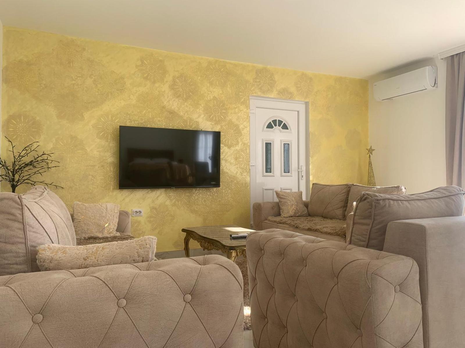 Dina Lux Apartman Jagodina Bagian luar foto